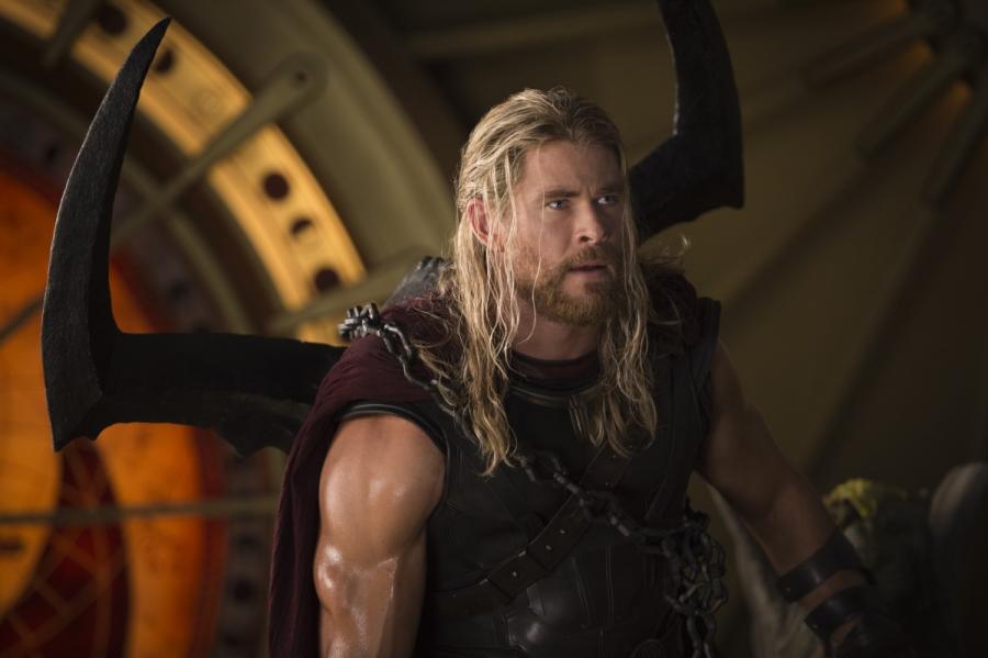 Chris Hemsworth w filmie "Thor: Ragnarok". Polska premiera 25 października 2017 roku