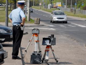 Kryzys - nie będzie radarów i radiowozów?