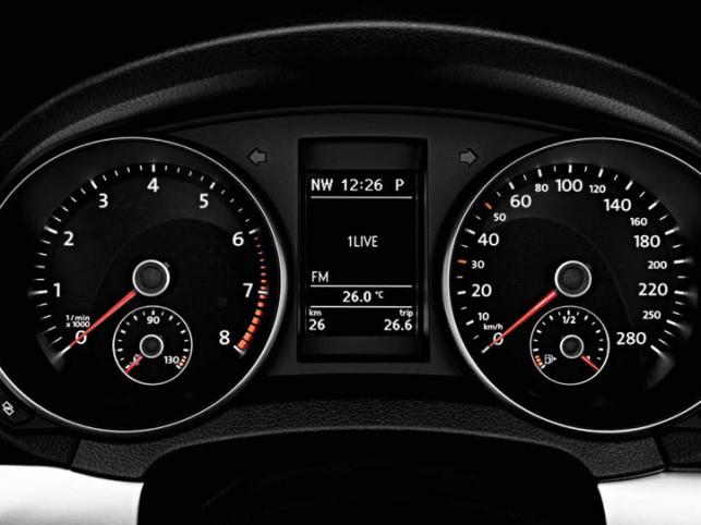 Maska kryje dwulitrową turbobenzyę TSI, która da kierowcy 210 KM