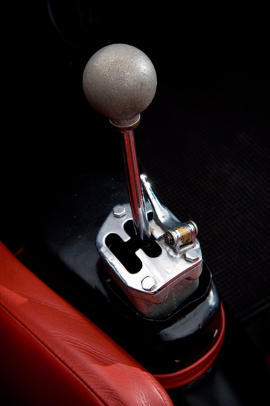 Ferrari model 250 Testa Rossa z 1957 roku sprzedano na aukcji za rekordową cenę 9 milionów euro.