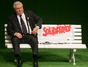 Wałęsa: Oddam Nobla, bo mi się nie należy