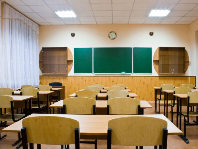 Padnie niechlubny rekord. Setki szkół pójdzie pod nóż