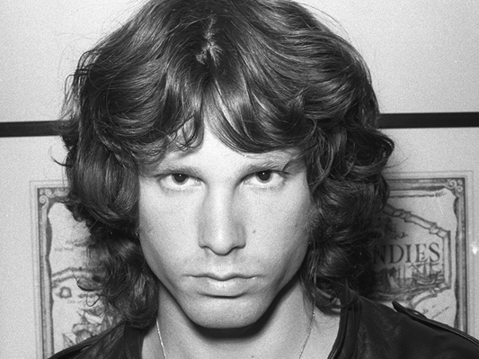 Jim Morrison – legendarny wokalista The Doors (1971 – zawał serca)
