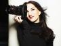Justyna Steczkowska w roli ślubnego fotografa