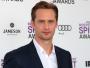 Alexander Skarsgard walczył o Ziemię, a teraz chowa się w schronie