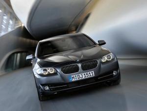 W czarnym BMW nie odróżnisz PO od PiS