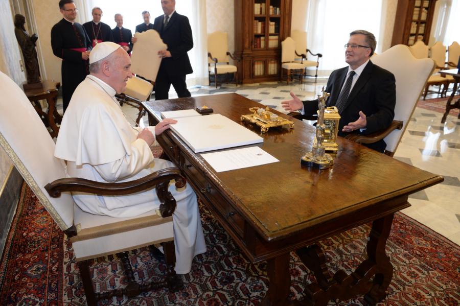 Prezydent Komorowski na audiencji u papieża Franciszka