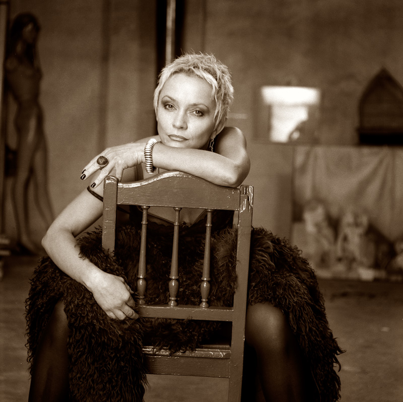 Małgorzata Ostrowska na zdjęciu z sesji do albumu "Alchemia" w 1999 roku (foto Jacek Gulczyński)