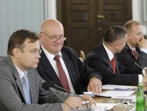 Łuczak: Niektórzy posłowie "pajacują"
