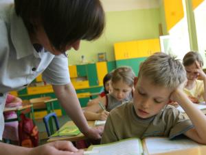 Rząd tnie urlopy dla nauczycieli. Zobacz, o ile