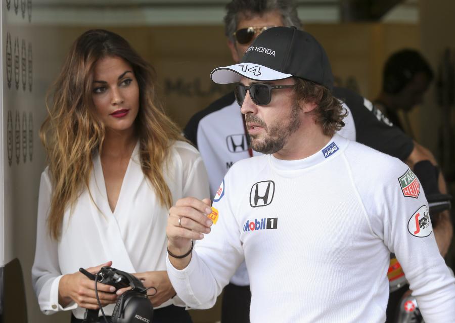 Oto piękna dziewczyna Fernando Alonso