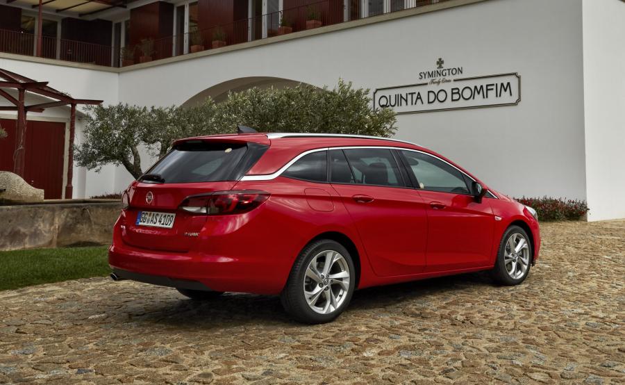 Opel astra sports tourer