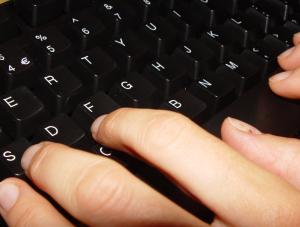 Rozładowują frustrację w internecie