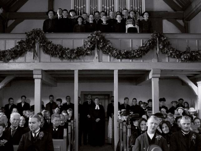 Kadr z filmu "Biała wstążka", reż. Michael Haneke